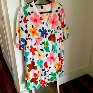 All Over Flower Print Dress. Size 2. Puffy sleeves. Polyester.